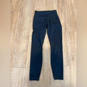 Wunder Under High Rise Tight 25” Size 6/ Heather Grey